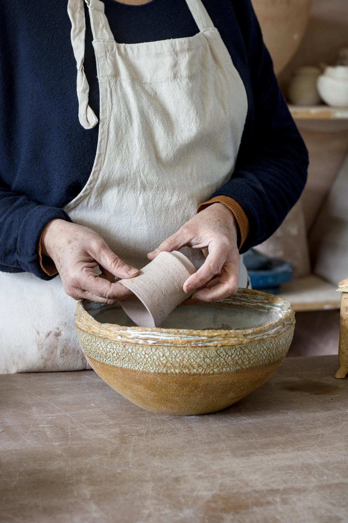 Détail texturé d'une création en céramique